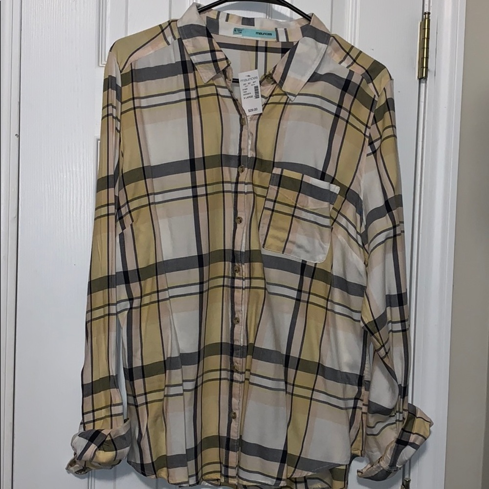 Single pocket plaid button down shirt